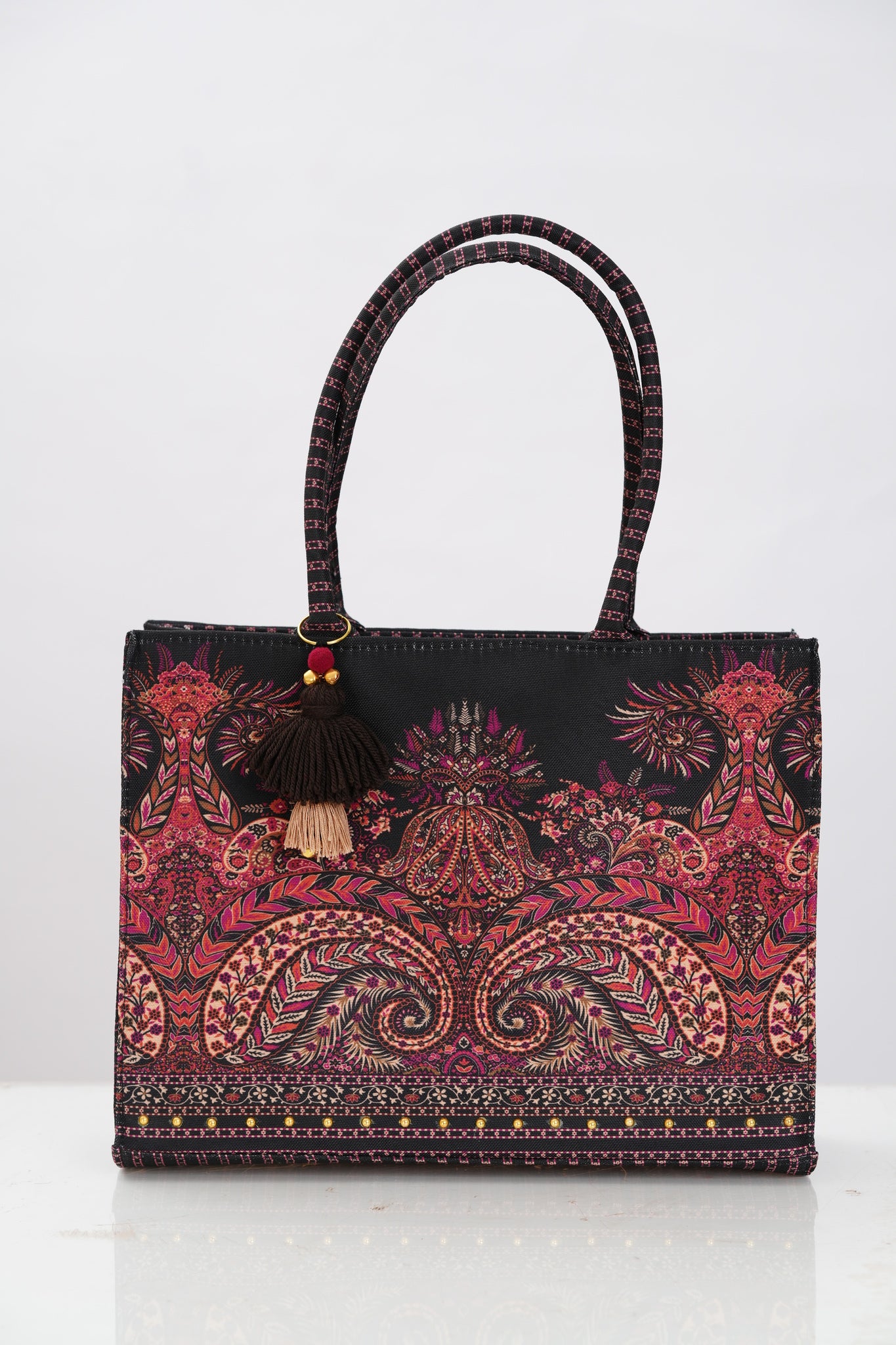 SYMMETRIC PAISLEY