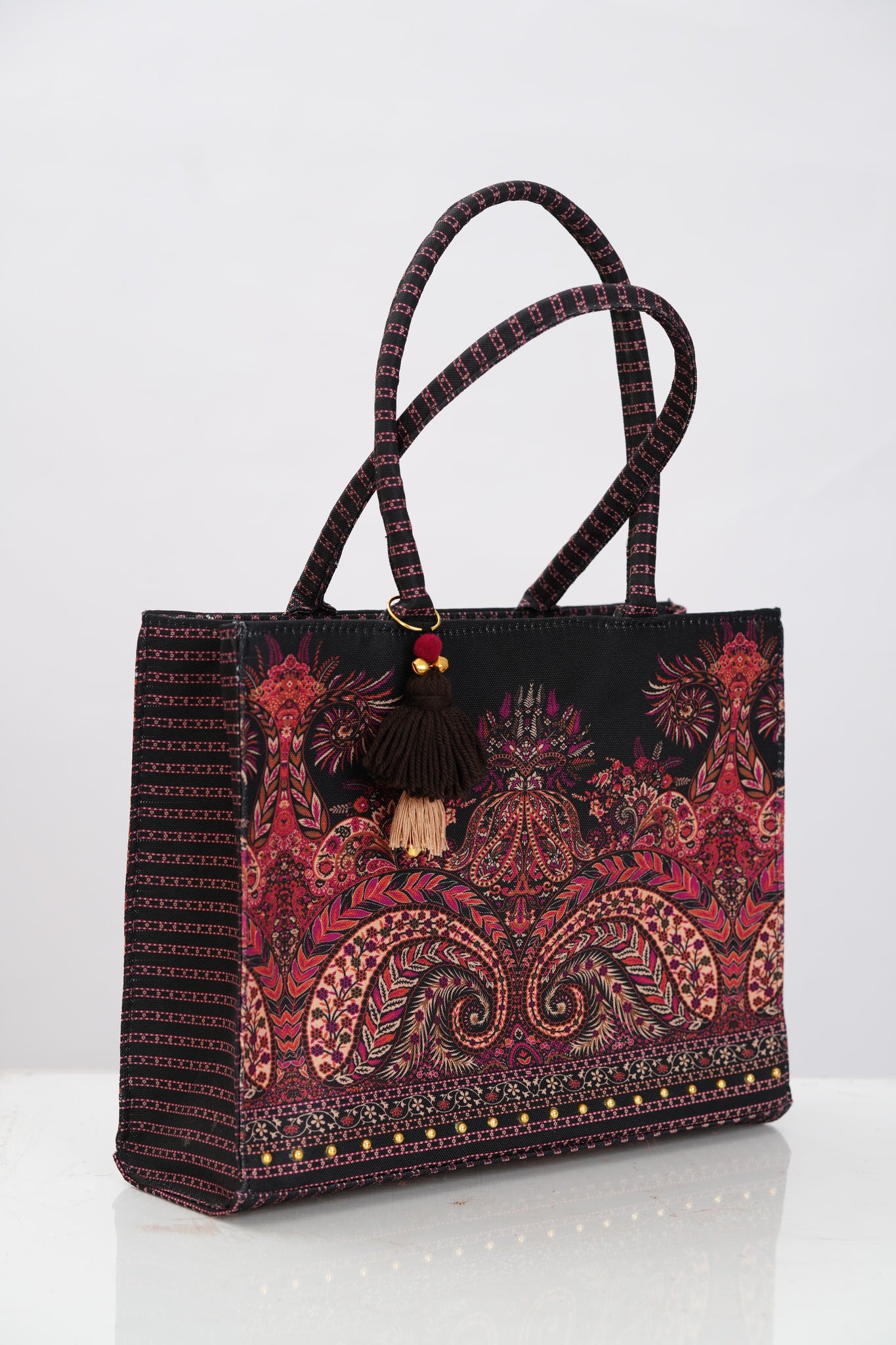 SYMMETRIC PAISLEY