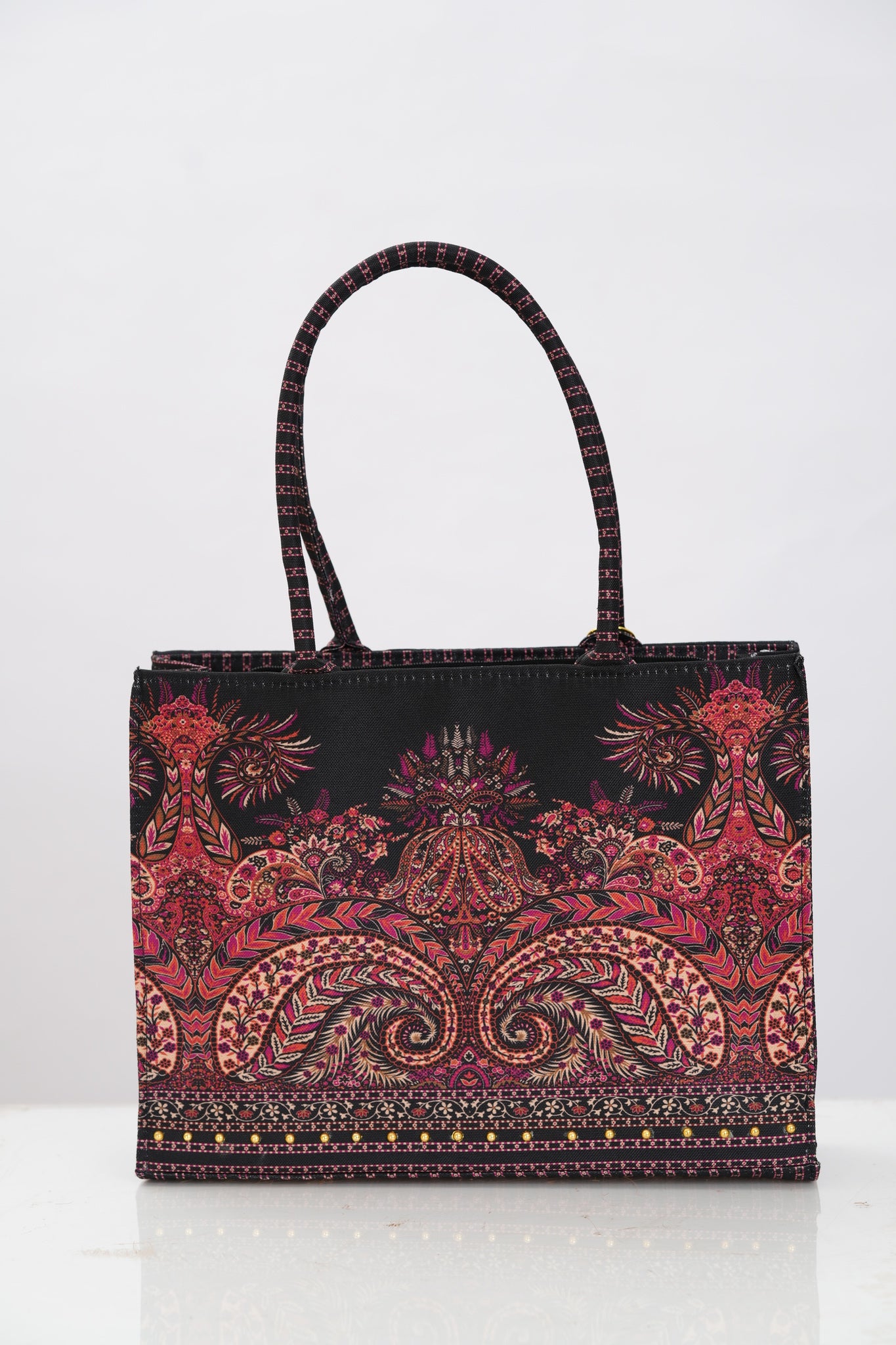 SYMMETRIC PAISLEY